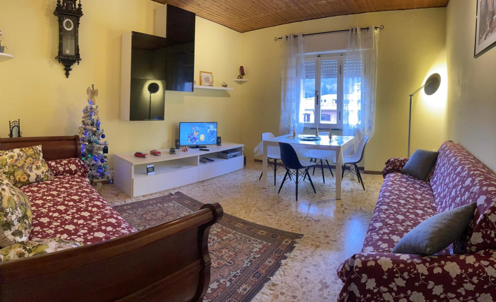 Al Campanile Centro Storico Ampio Luminoso E Panoramico Appartamento Trilocale Carsoli Exterior foto